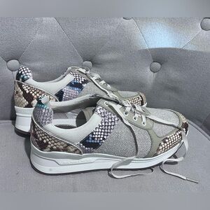never worn Michael Michael Kors Allie Sneaker Size 8.5